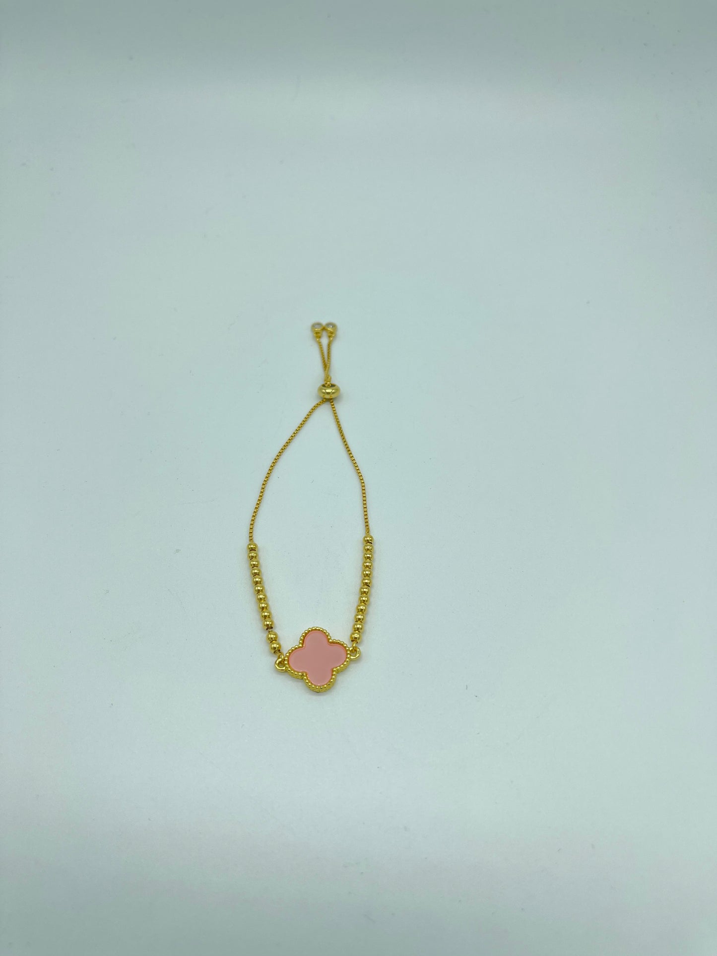 Adjustable clover bracelet