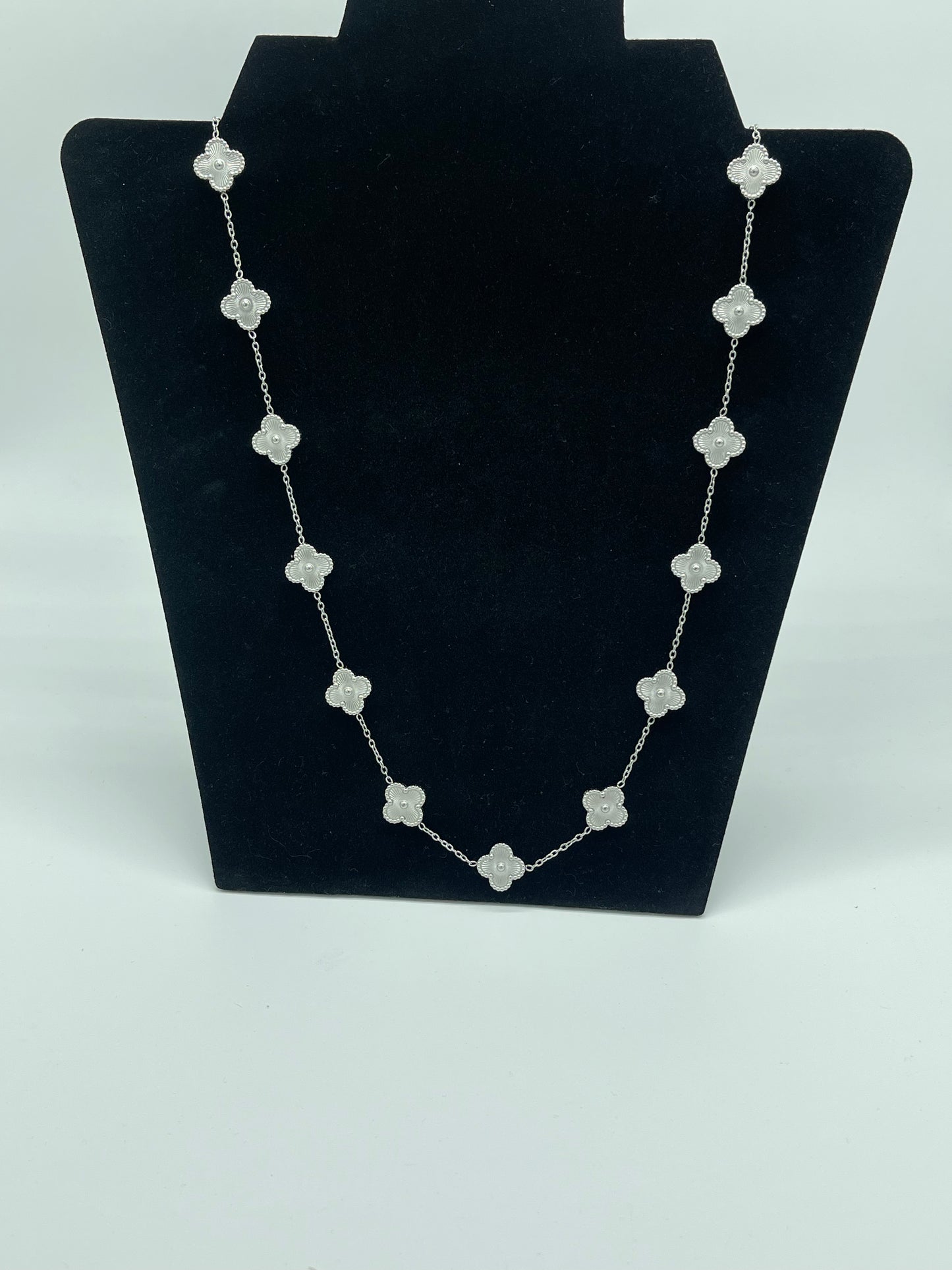 Long clover necklace