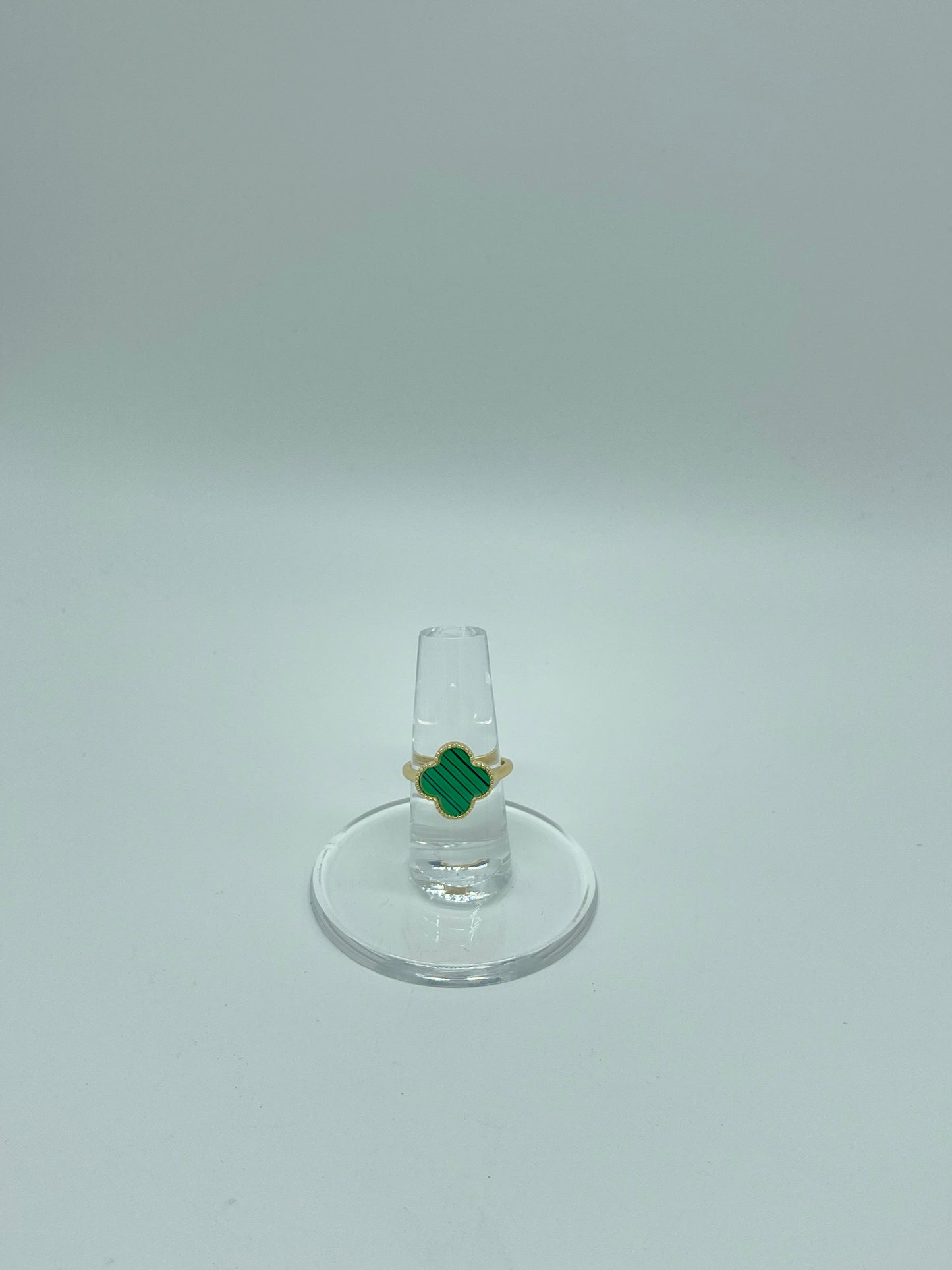 Clover ring