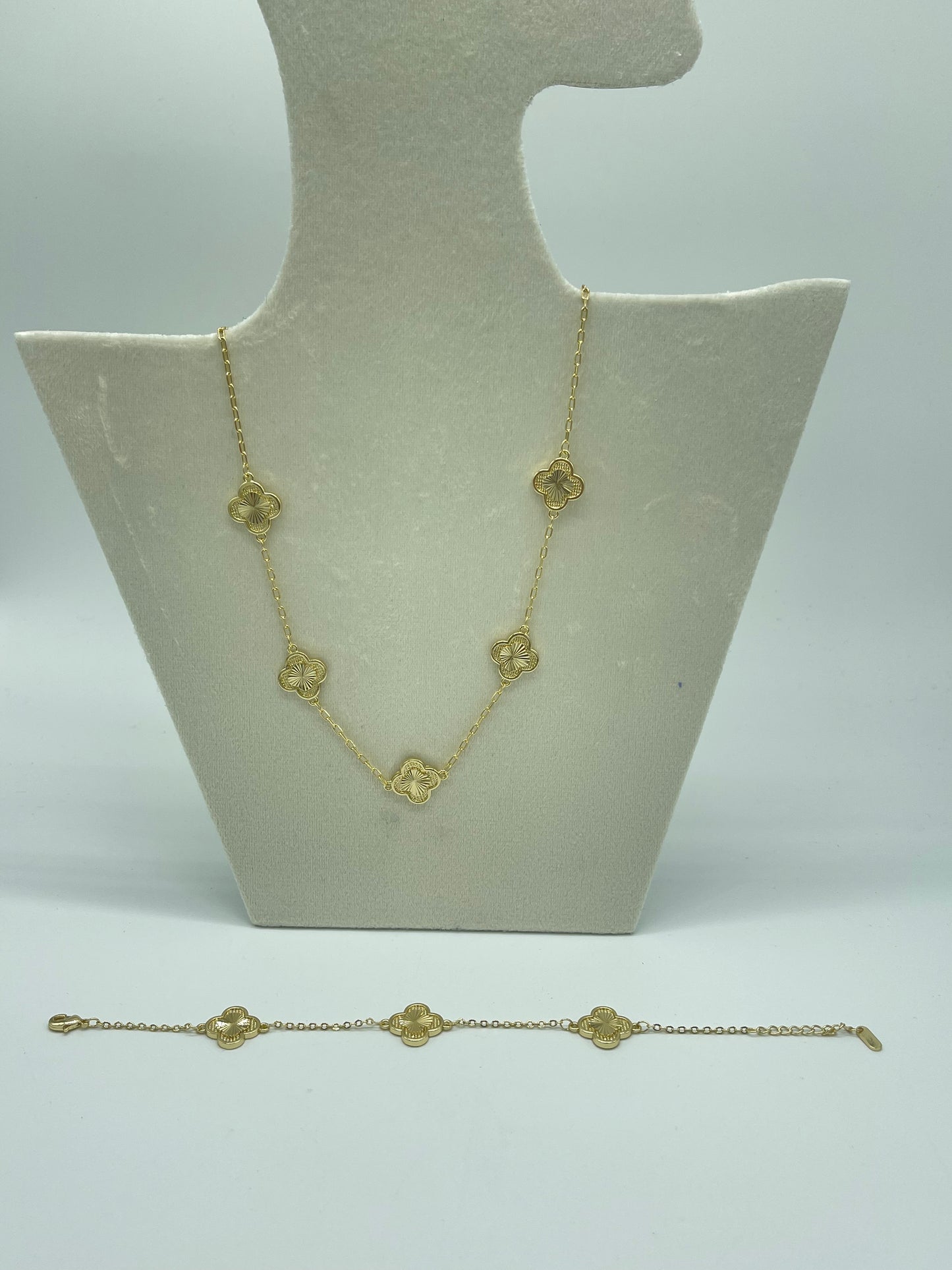 Gold Clover 2 piece set