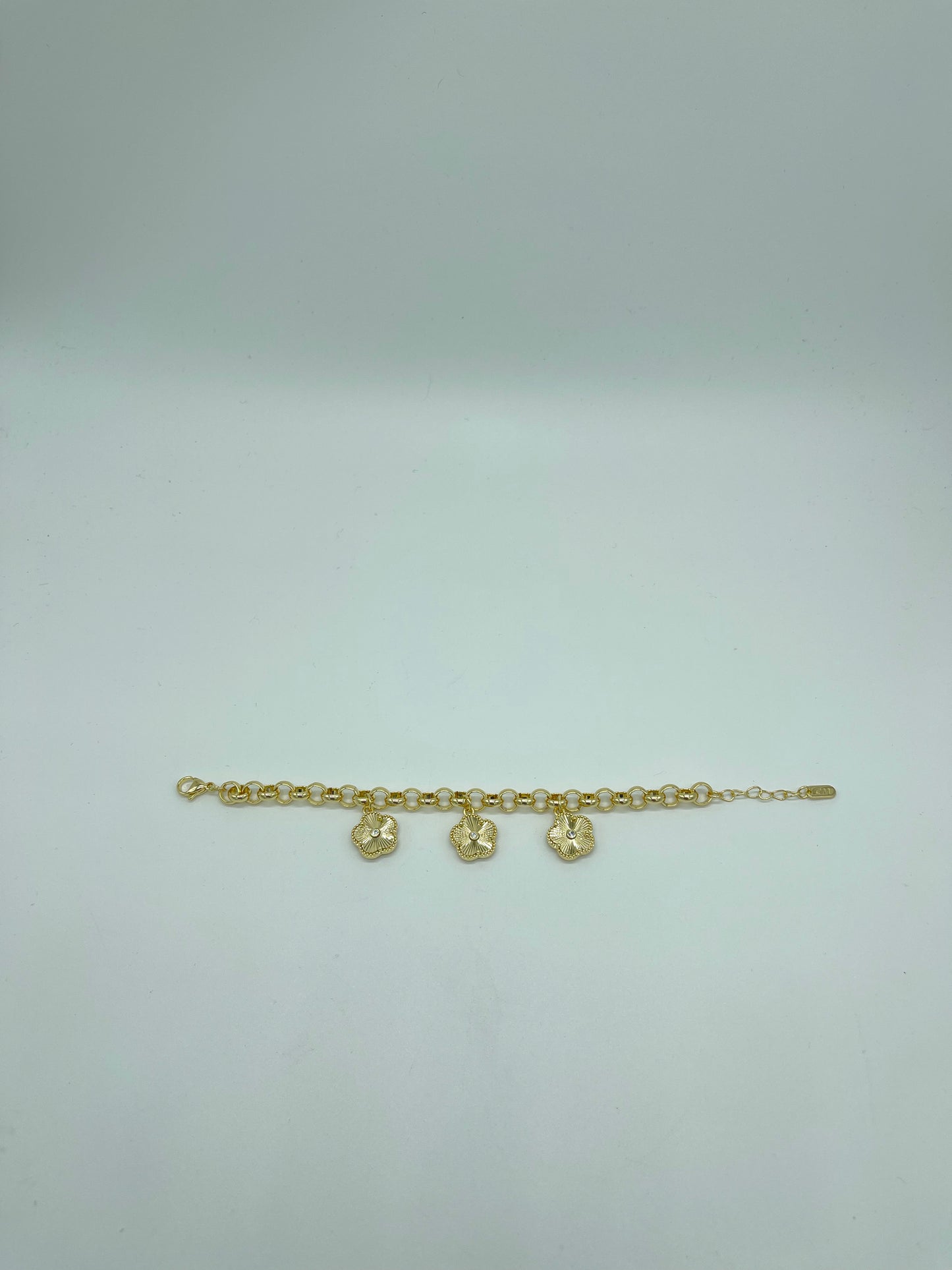 Gold dangle clovers bracelet