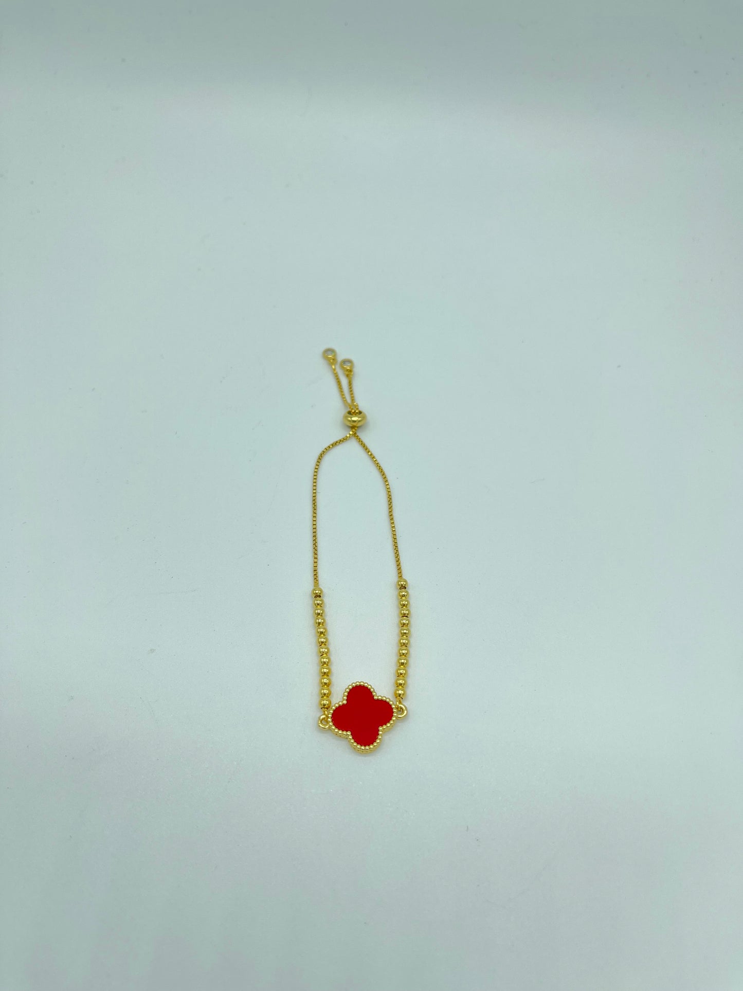 Adjustable clover bracelet