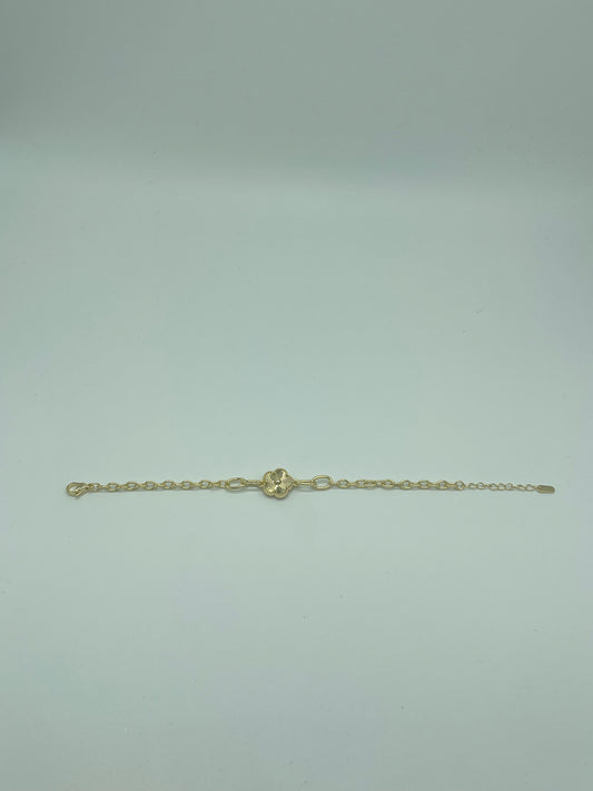 Single Gold Clover Bracelet